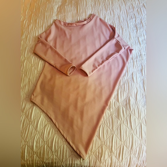 Asymmetrical Off the Shoulder top - Picture 2 of 2